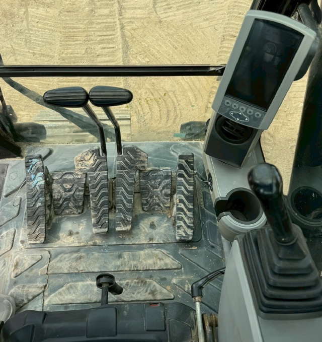 ขายรถขุด CAT 320E ปี 2015 นำเข้าจากญี่ปุ่น พร้อมใช้ มีVDOการทำงานครับ ขายรถขุด CAT 320E ปี 2015 นำเข้าจากญี่ปุ่น พร้อมใช้ มีVDOการทำงานครับ