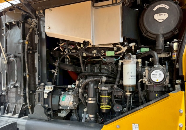 ขายรถตักล้อยาง KOMATSU WA320-8 ปี 2022 พร้อมใช้ มีVDOการทำงานครับ