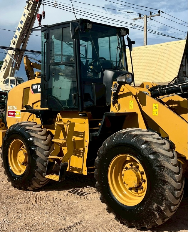 ขายรถตักล้อยาง CAT 910K ปี 2015 แขนยาวพิเศษ พร้อมใช้ มีVDOการทำงานครับ