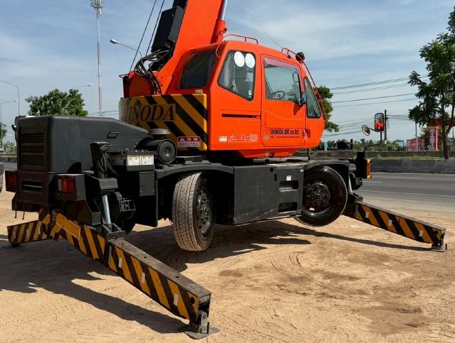 ขายรถเครน TADANO GR120N-1 (ขนาด 12 ตัน) ปี 2005 นำเข้าจากญี่ปุ่น พร้อมใช้ มีVDOการทำงานครับ