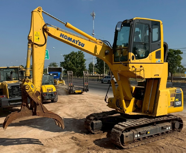 ขายรถขุด KOMATSU PC120-8 หัวคีบ นำเข้าจากญี่ปุ่น พร้อมใช้ มีVDOการทำงานครับ