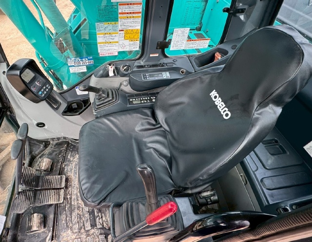 ขายรถขุด KOBELCO SK135SR-2 ปี 2012 นำเข้าจากญี่ปุ่น พร้อมใช้ มีVDOการทำงานครับ