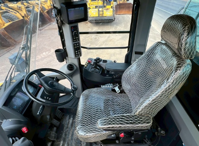 ขายรถตักล้อยาง KOMATSU WA470-10 ปี 2021 นำเข้าจากญี่ปุ่น พร้อมใช้ มีVDOการทำงานครับ