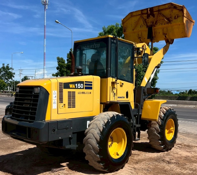 ขายรถตักล้อยาง KOMATSU WA150-5 พร้อมใช้ มีVDOการทำงานครับ
