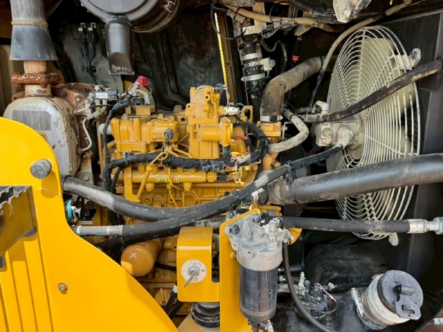 ขายรถตักล้อยาง CAT 910K ปี 2015 พร้อมใช้ มีVDOการทำงานครับ