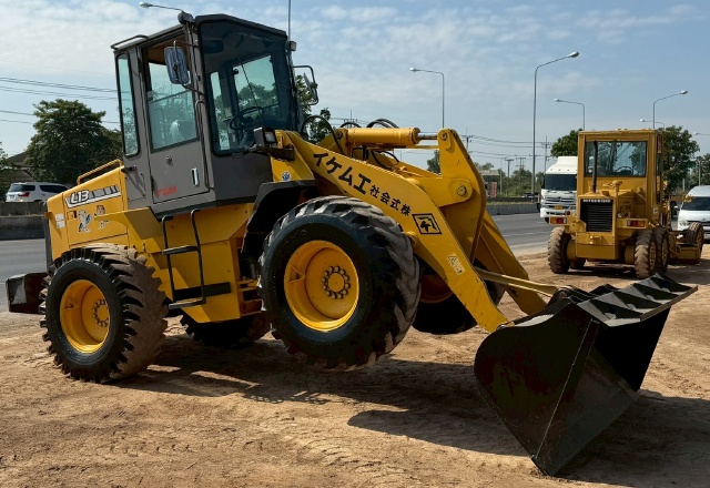 ขายรถตักล้อยาง TCM L13-3 ปี 2006 นำเข้าจากญี่ปุ่น พร้อมใช้ มีVDOการทำงานครับ ขายรถตักล้อยาง TCM L13-3 ปี 2006 นำเข้าจากญี่ปุ่น พร้อมใช้ มีVDOการทำงานครับ