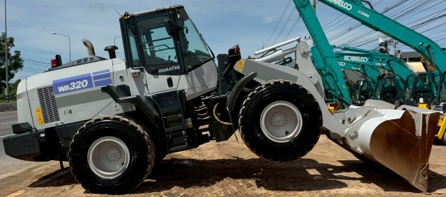 ขายรถตักล้อยาง KOMATSU WA320-8 ปี 2021 พร้อมใช้ มีVDOการทำงานครับ