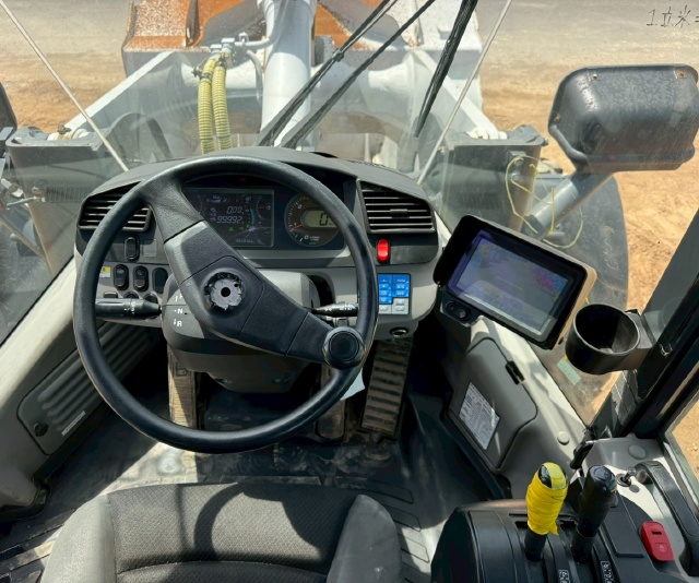 ขายรถตักล้อยาง KOMATSU WA320-8 ปี 2021 พร้อมใช้ มีVDOการทำงานครับ
