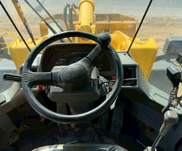 ขายรถตักล้อยาง TCM L20-3 ปี 2004 นำเข้าจากญี่ปุ่น พร้อมใช้ มีVDOการทำงานครับ