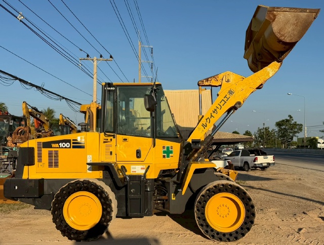 ขายรถตักล้อยาง KOMATSU WA100-5 นำเข้าจากญี่ปุ่น พร้อมใช้ มีVDOการทำงานครับ ขายรถตักล้อยาง KOMATSU WA100-5 นำเข้าจากญี่ปุ่น พร้อมใช้ มีVDOการทำงานครับ