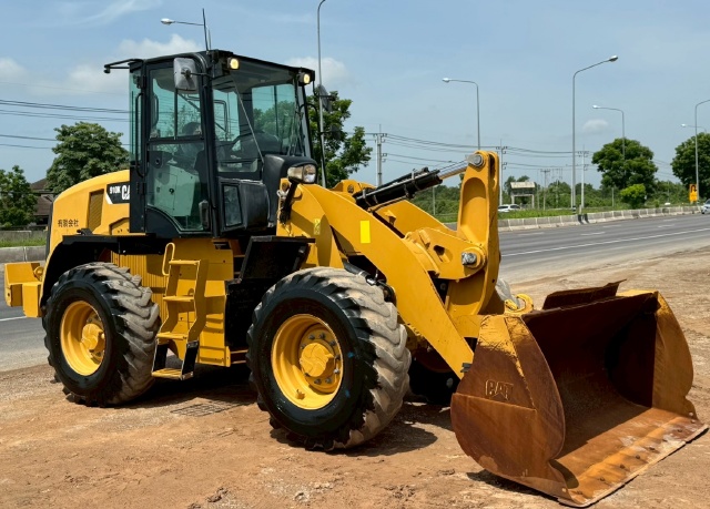 ขายรถตักล้อยาง CAT 910K ปี 2015 พร้อมใช้ มีVDOการทำงานครับ