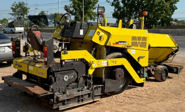 ขายรถปูยาง HANTA F1432W3 ปี 2012 (ขนาด 3.1 เมตร) นำเข้าจากญี่ปุ่น พร้อมใช้ มีVDOการทำงานครับ ขายรถปูยาง HANTA F1432W3 ปี 2012 (ขนาด 3.1 เมตร) นำเข้าจากญี่ปุ่น พร้อมใช้ มีVDOการทำงานครับ