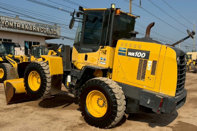 ขายรถตักล้อยาง KOMATSU WA100-8 ปี 2018 นำเข้าจากญี่ปุ่น พร้อมใช้ มีVDOการทำงานครับ