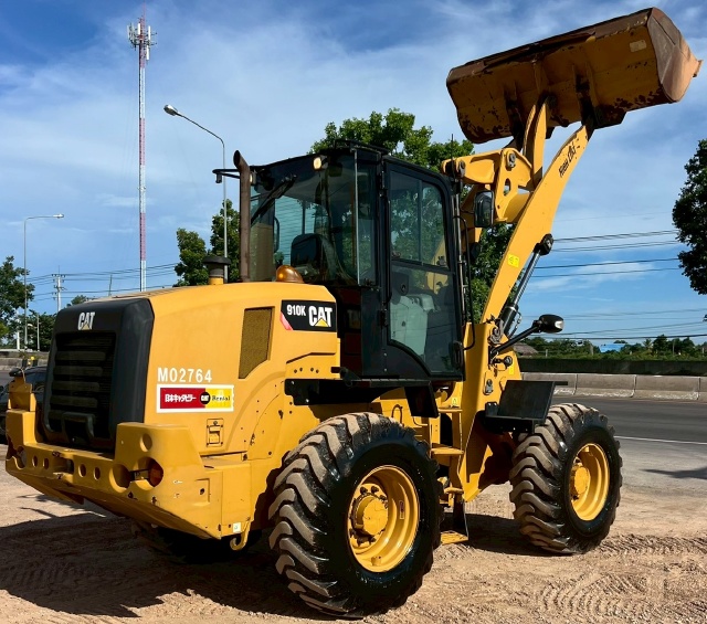 ขายรถตักล้อยาง CAT 910K ปี 2015 แขนยาวพิเศษ พร้อมใช้ มีVDOการทำงานครับ