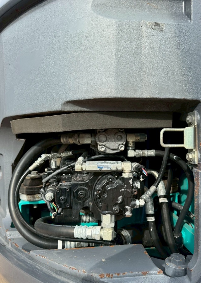 ขายรถขุด KOBELCO SK135SR-2 ปี 2012 นำเข้าจากญี่ปุ่น พร้อมใช้ มีVDOการทำงานครับ