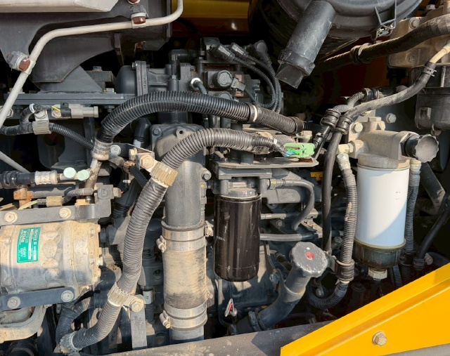 ขายรถตักล้อยาง KOMATSU WA320-7 ปี 2016 นำเข้าจากญี่ปุ่น พร้อมใช้ มีVDOการทำงานครับ