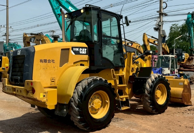 ขายรถตักล้อยาง CAT 910K ปี 2015 พร้อมใช้ มีVDOการทำงานครับ