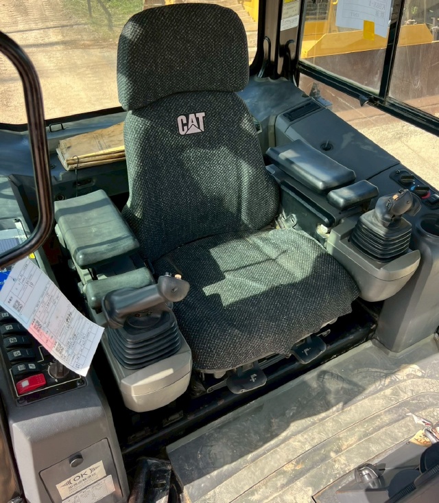 ขายรถดันดิน CAT D5K ปี 2010 พร้อมใช้ มีVDOการทำงานครับ