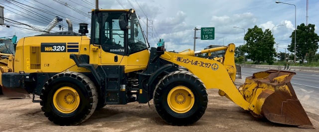 ขายรถตักล้อยาง KOMATSU WA320-8 ปี 2018 แขนยาวพิเศษ นำเข้าจากญี่ปุ่น พร้อมใช้ มีVDOการทำงานครับ