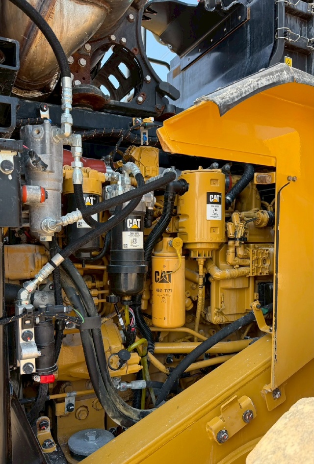 ขายรถตักล้อยาง CAT 950K ปี 2016 นำเข้าจากญี่ปุ่น พร้อมใช้ มีVDOการทำงานครับ