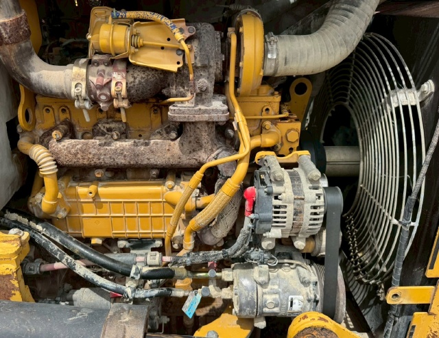 ขายรถดันดิน CAT D5K2 ปี 2013 พร้อมใช้ มีVDOการทำงานครับ