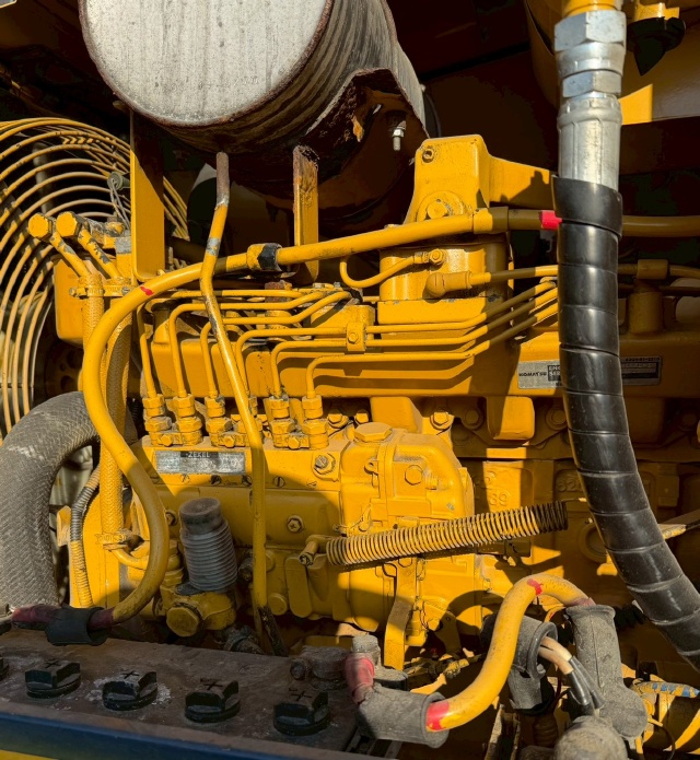 ขายรถเกรด KOMATSU GD405A-2 นำเข้าจากญี่ปุ่น พร้อมใช้ มีVDOการทำงานครับ