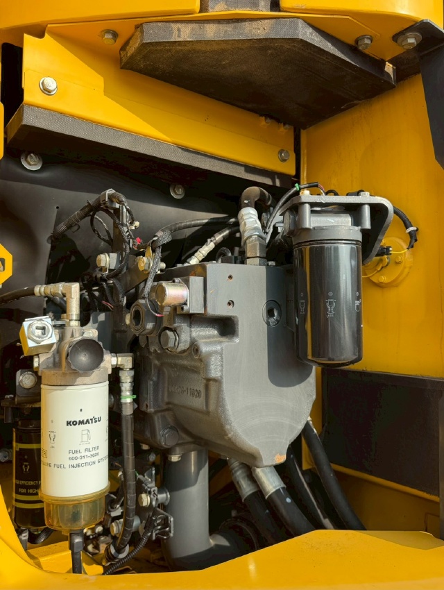 ขายรถขุด KOMATSU PC228US-10 ปี 2015 นำเข้าจากญี่ปุ่น พร้อมใช้ มีVDOการทำงานครับ