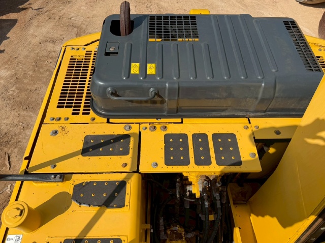 ขายรถขุด KOMATSU PC120-8 หัวคีบ นำเข้าจากญี่ปุ่น พร้อมใช้ มีVDOการทำงานครับ ขายรถขุด KOMATSU PC120-8 หัวคีบ นำเข้าจากญี่ปุ่น พร้อมใช้ มีVDOการทำงานครับ