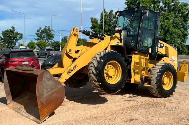 ขายรถตักล้อยาง CAT 910K ปี 2015 แขนยาวพิเศษ พร้อมใช้ มีVDOการทำงานครับ ขายรถตักล้อยาง CAT 910K ปี 2015 แขนยาวพิเศษ พร้อมใช้ มีVDOการทำงานครับ