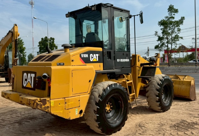 ขายรถตักล้อยาง CAT 910H ปี 2012 แขนยาวพิเศษ นำเข้าจากญี่ปุ่น พร้อมใช้ มีVDOการทำงานครับ