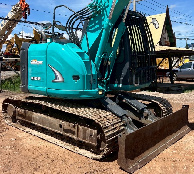 ขายรถขุด KOBELCO SK135SR-2 ปี 2013 นำเข้าจากญี่ปุ่น พร้อมใช้ มีVDOการทำงานครับ