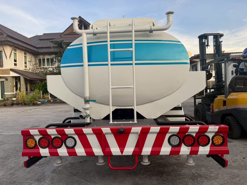 HINO series500 230แรงม้า รถบรรทุก 6ล้อ บรรทุกน้ำ ปี2025 HINO series500 230แรงม้า รถบรรทุก 6ล้อ บรรทุกน้ำ ปี2025