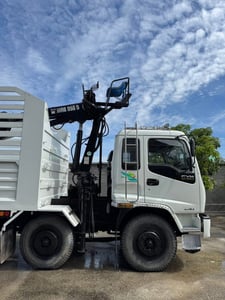 ISUZU FVM 230แรงม้า รถบรรทุก 12ล้อ กระบะเหล็กติดเฮี๊ยบติดมือคีบ ปี2001
