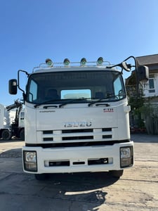 ISUZU FTR 240แรงม้า รถบรรทุก 6ล้อ บรรทุกน้ำ ปี2013 เลขไมล์ 120,594 กม.
