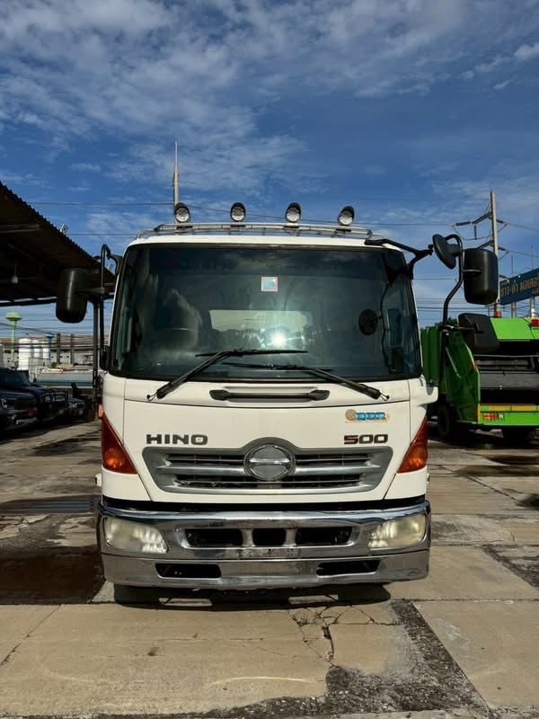 HINO MEGA Series500 240แรงม้า รถบรรทุก 6ล้อ บรรทุกน้ำ ปี2020