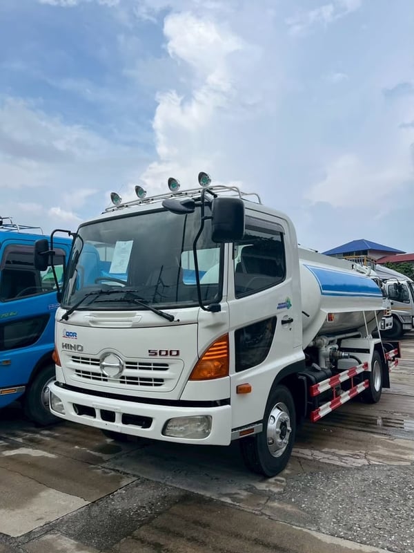 HINO FC 230แรงม้า รถบรรทุก 6ล้อ บรรทุกน้ำ ปี2025 เลขไมล์ 135,294 กม. HINO FC 230แรงม้า รถบรรทุก 6ล้อ บรรทุกน้ำ ปี2025 เลขไมล์ 135,294 กม.
