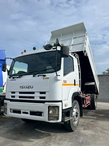 ISUZU FTR 240แรงม้า รถบรรทุก 6ล้อ ดั้มพ์ ปี2014 เลขไมล์ 333,209 กม.