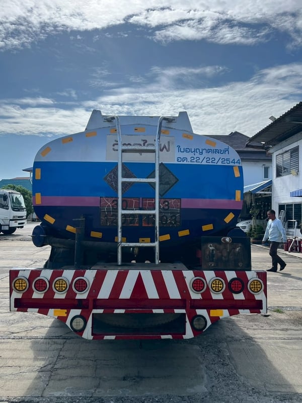 HINO FG 212แรงม้า รถบรรทุก 6ล้อ รถบรรทุกน้ำมัน HINO FG 212แรงม้า รถบรรทุก 6ล้อ รถบรรทุกน้ำมัน