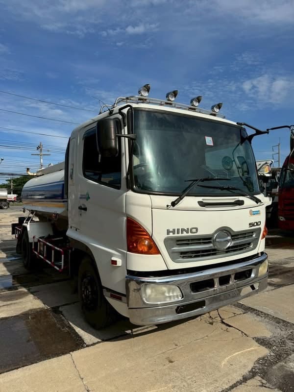 HINO MEGA Series500 240แรงม้า รถบรรทุก 6ล้อ บรรทุกน้ำ ปี2020