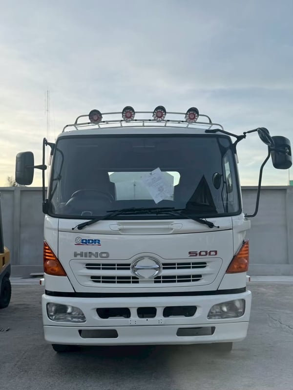 HINO series500 230แรงม้า รถบรรทุก 6ล้อ บรรทุกน้ำ ปี2025