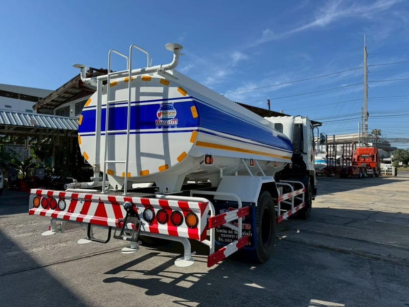 ISUZU FTR 240แรงม้า รถบรรทุก 6ล้อ บรรทุกน้ำ ปี2013 เลขไมล์ 120,594 กม.