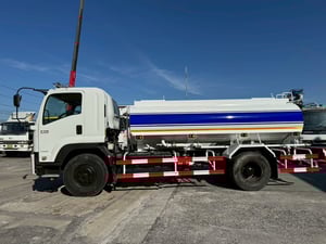 ISUZU FTR 240แรงม้า รถบรรทุก 6ล้อ บรรทุกน้ำ ปี2013 เลขไมล์ 120,594 กม.