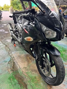 HONDA CBR 300 สีดำ