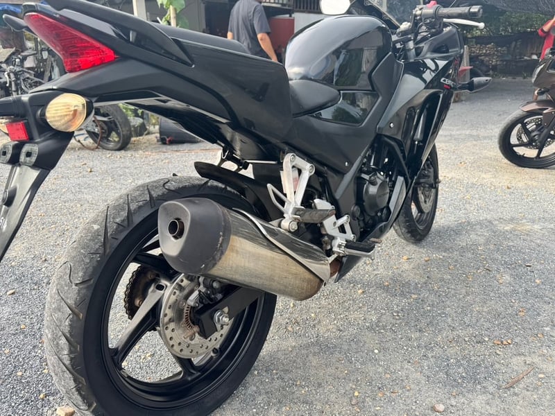 HONDA CBR 300