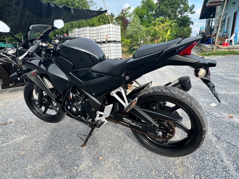 HONDA CBR 300