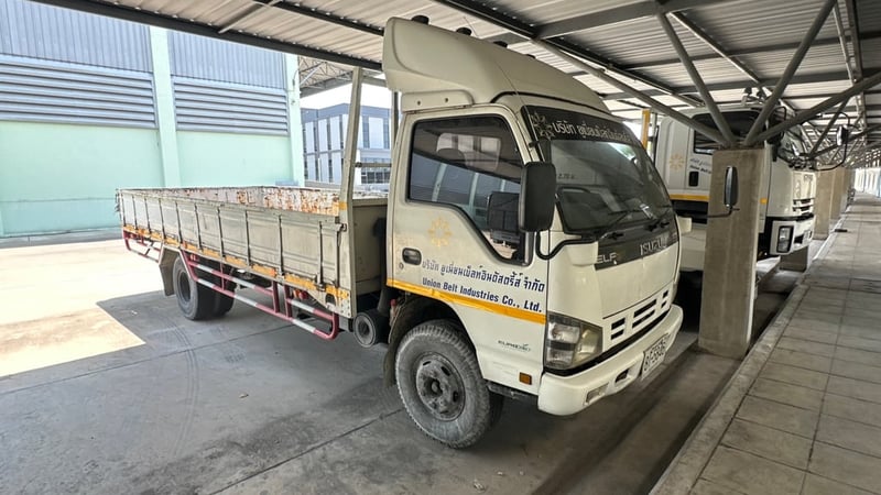 ตัองการขายรถอีซูซุ ด่วน สนใจ ติดต่อ ตุณ พิชิต โทร 066-025-5824