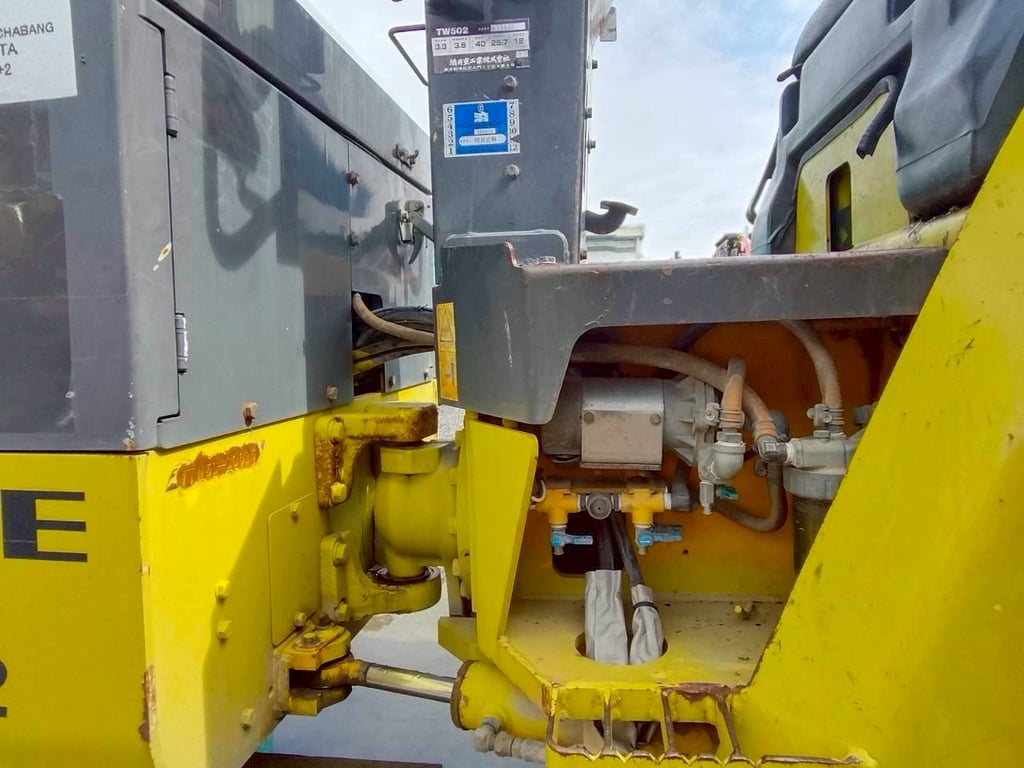 รถบดสั่นสะเทือน Sakai TW502-1 ปี2011 โทร. 080-6565422 (หนิง)