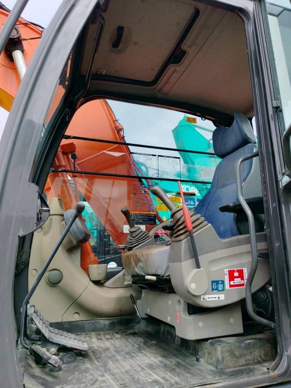 Hitachi ZX120-3  ปี2013 ชั่วโมงน้อย โทร.080-6565422 หนิง