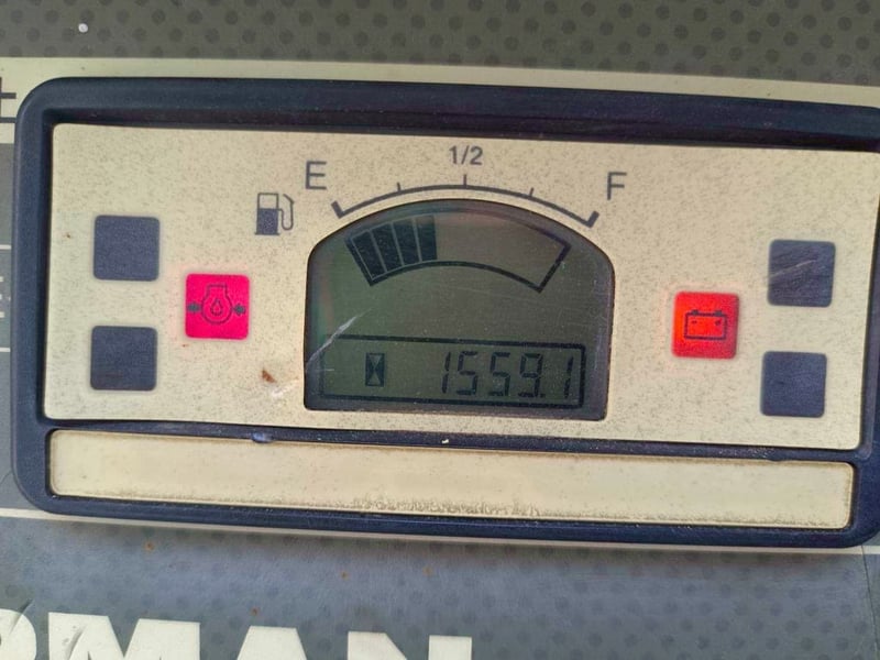 เครื่องปั๊มลม 100CFM : Airman PDS100SC  พันชั่วโมง โทร. 080-6565422 (หนิง)