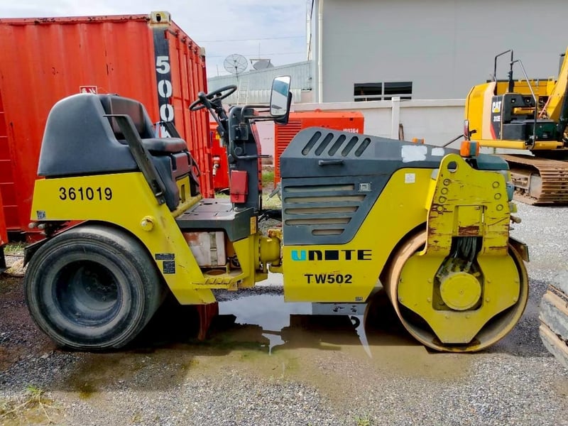 รถบดสั่นสะเทือน Sakai TW502-1 ปี2011 โทร. 080-6565422 (หนิง)